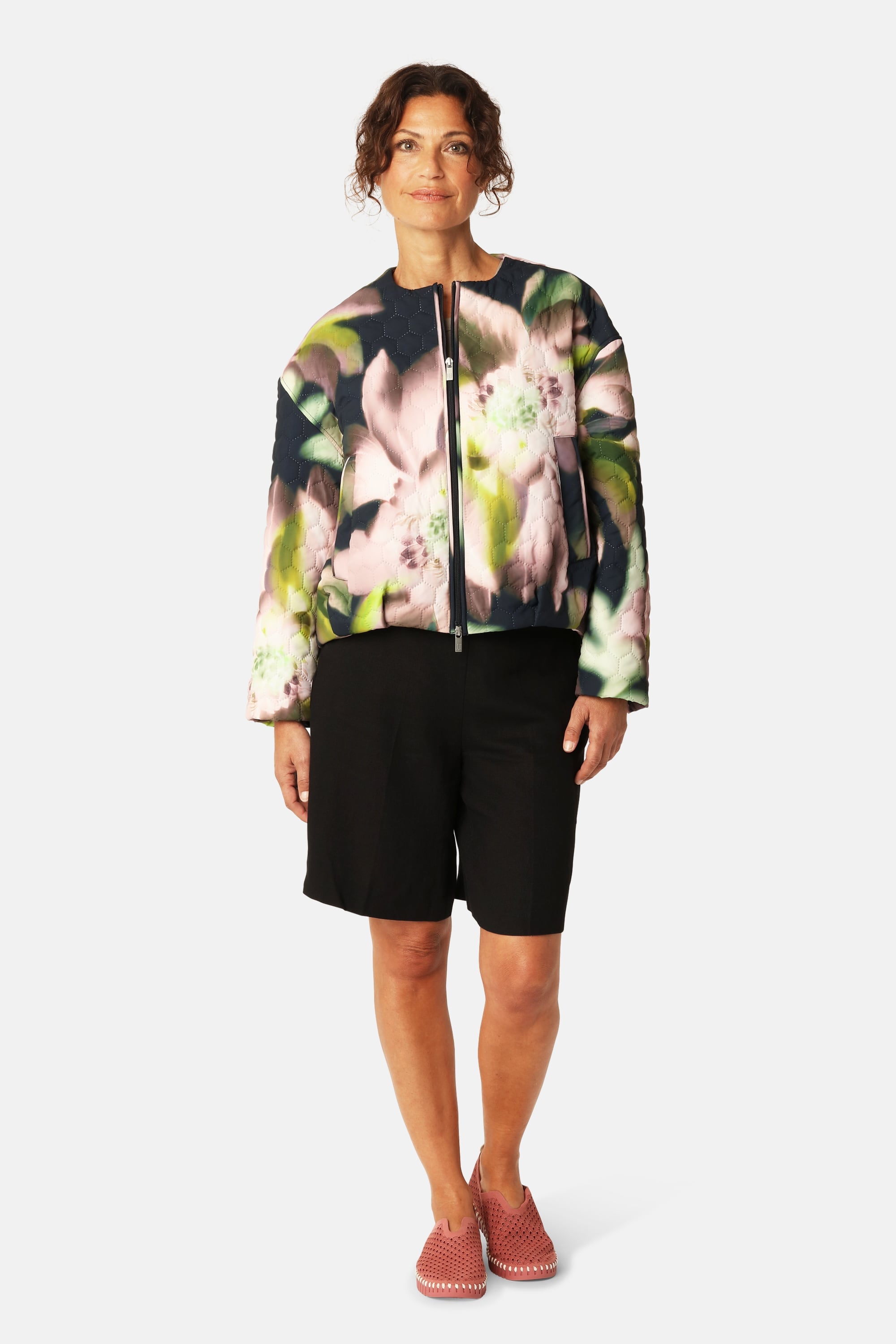 Short Quilted Jacket - Dark Photoristic Flower